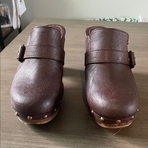 Women's Brown Leather Clogs